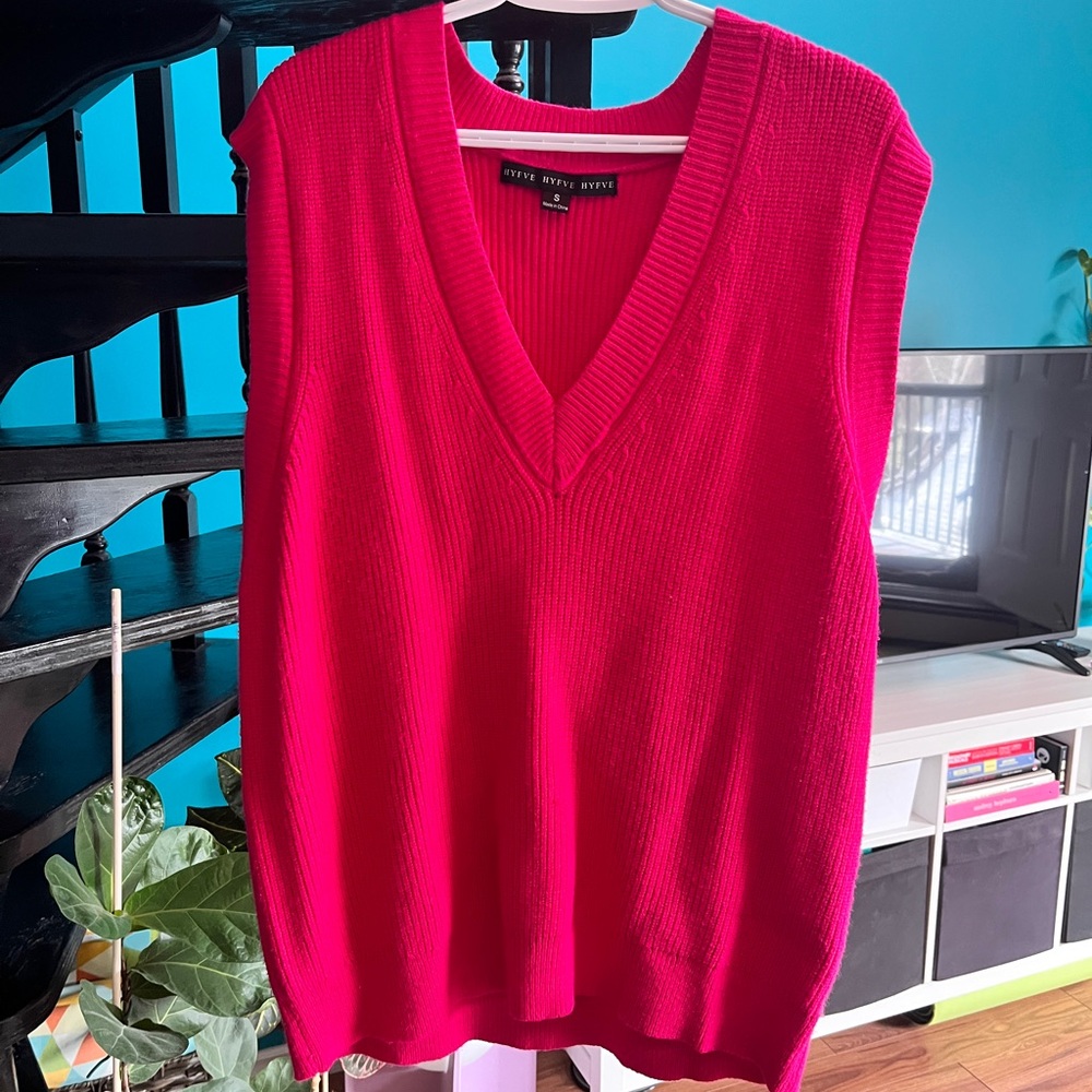 HYFVE V-Neck Sweater Vest - Pink